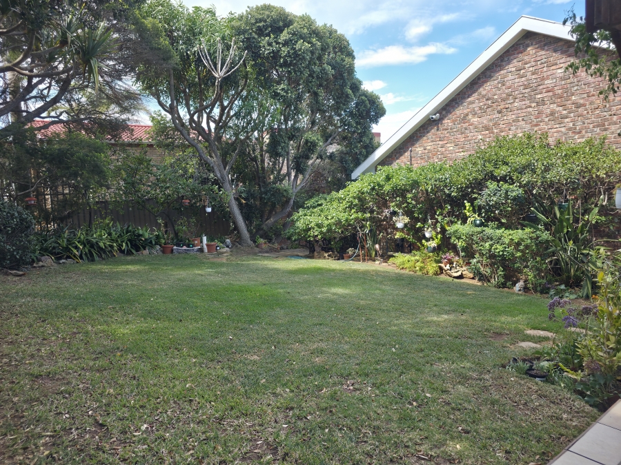 6 Bedroom Property for Sale in Jeffreys Bay Central Eastern Cape